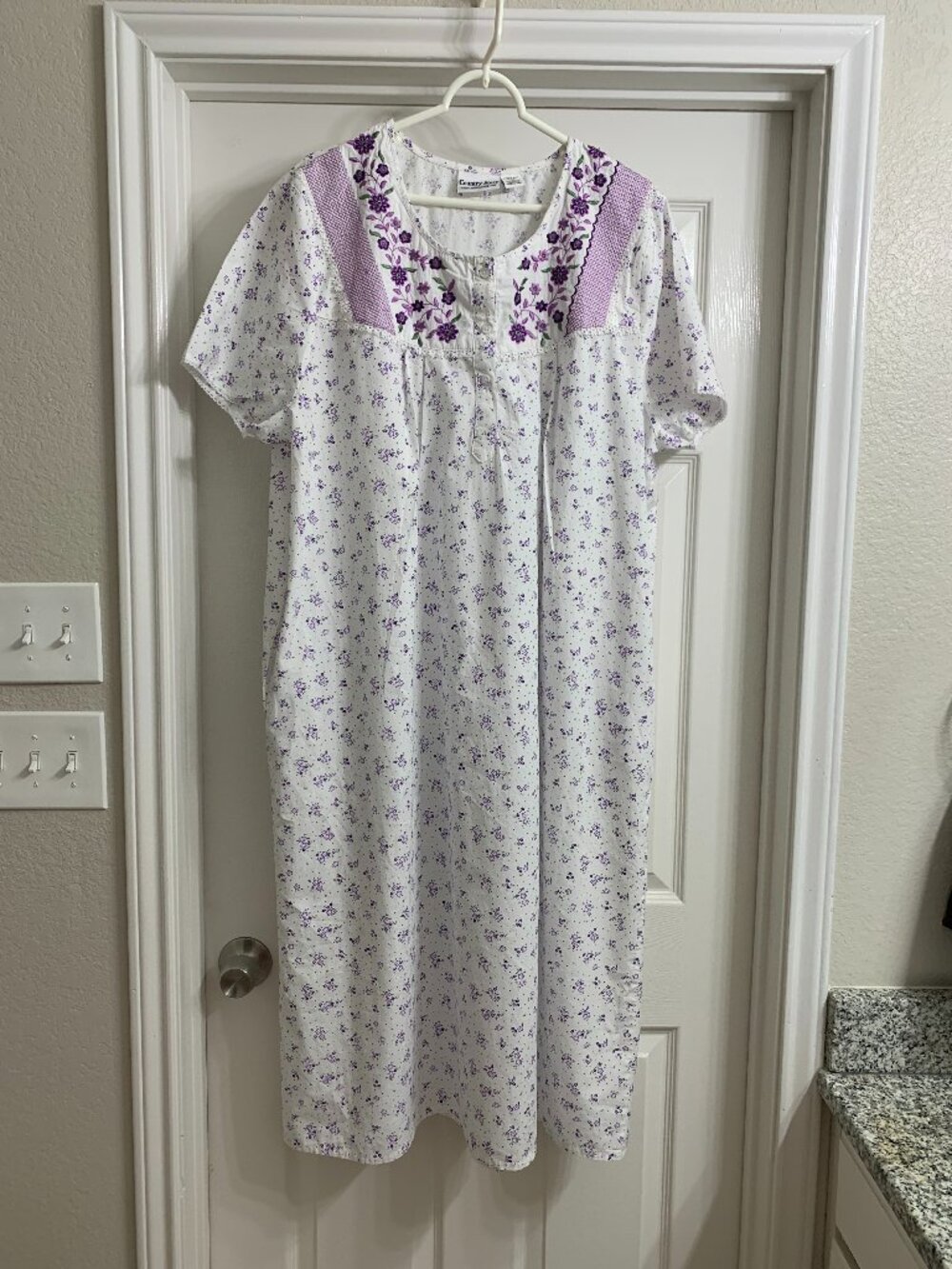 Country Store Brand Women's White and Purple Floral Nightgown, Size 2X